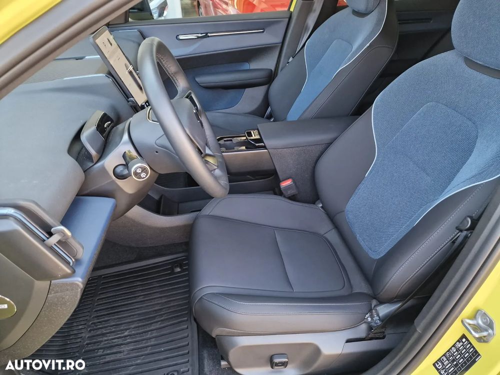 Volvo EX30 Single Motor Extended Range Plus - 9