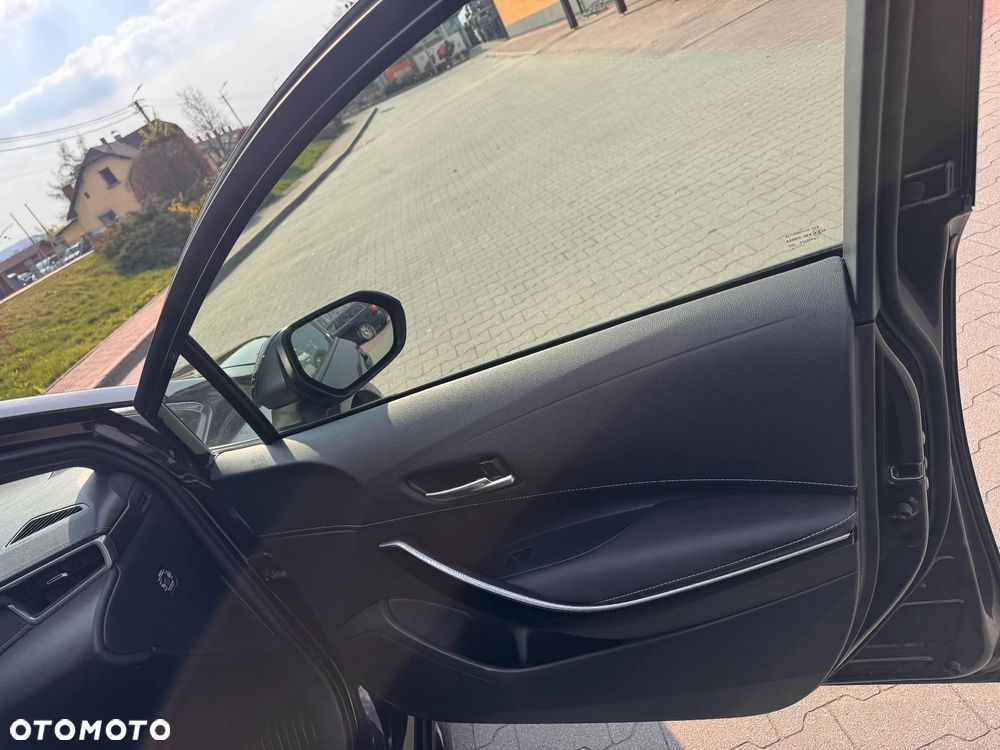 Toyota Corolla 2.0 Hybrid Executive - 12