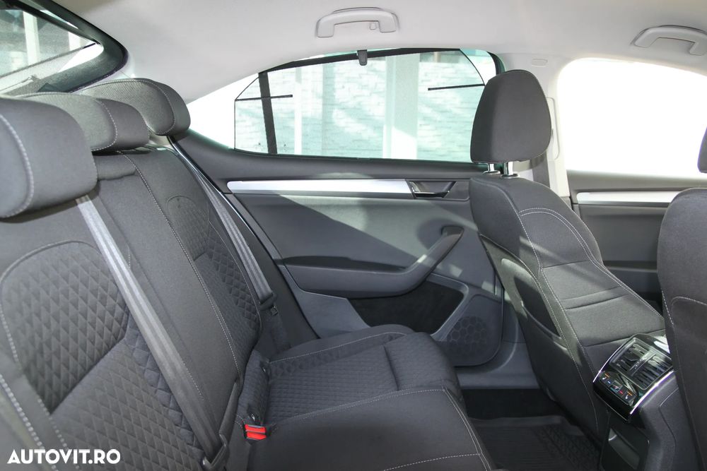 Skoda Superb 2.0 TDI DSG Sportline - 20