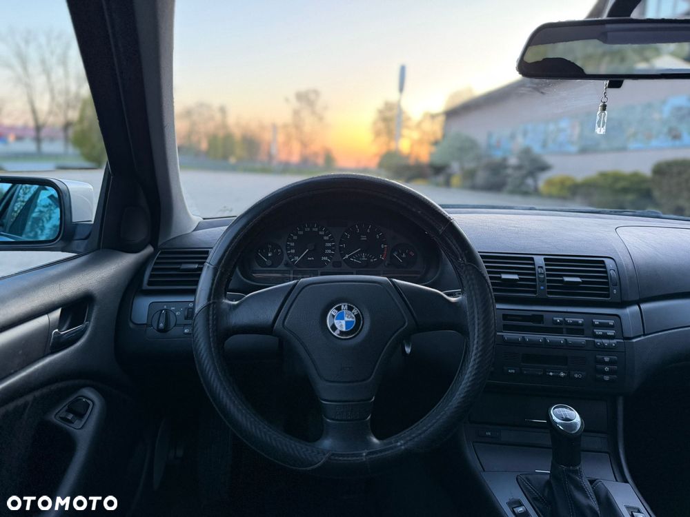 BMW Seria 3 318i - 10