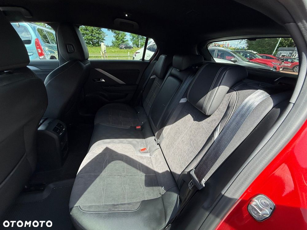 Opel Astra 1.2 T GS Line S&S - 22