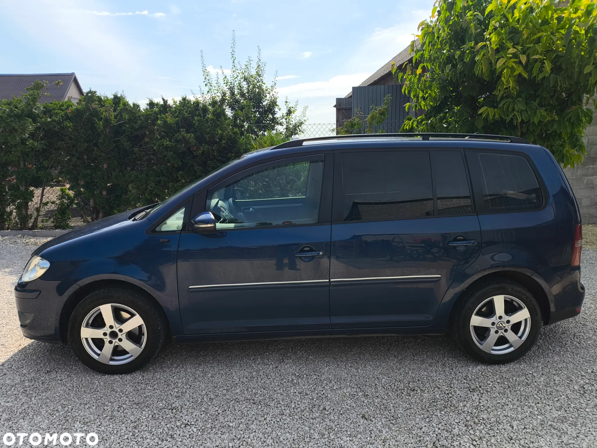 Volkswagen Touran - 4