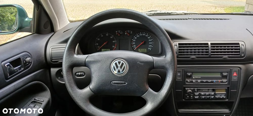 Volkswagen Passat - 19