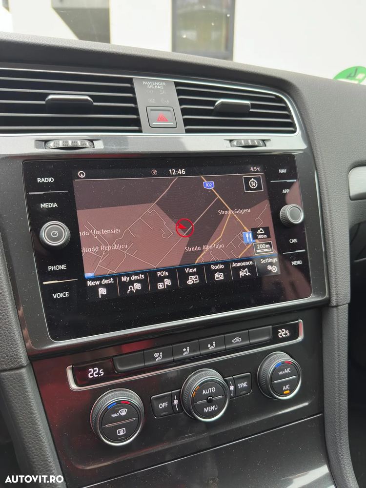 Volkswagen Golf 1.6 TDI Highline - 16