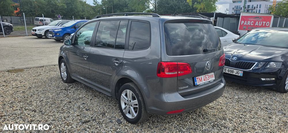 Volkswagen Touran - 4