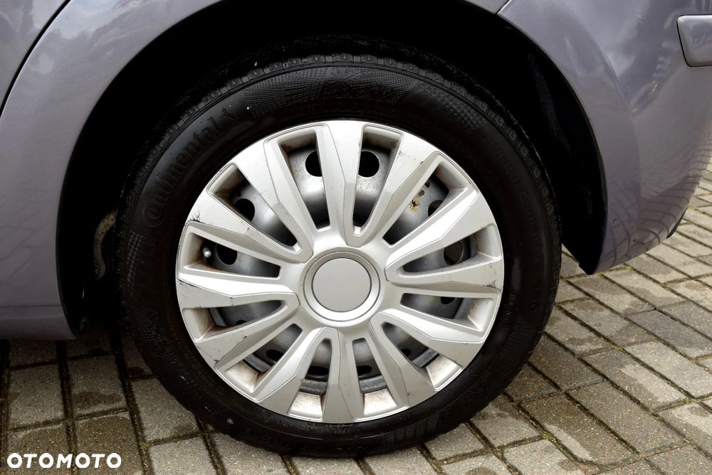 Citroën C4 1.4 16V Style - 19