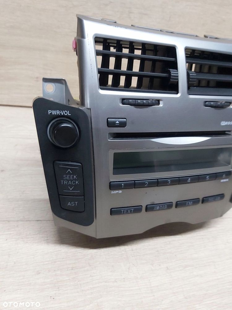Toyota Yaris II LIFT Radio CD W13812 86120-0D520 - 2
