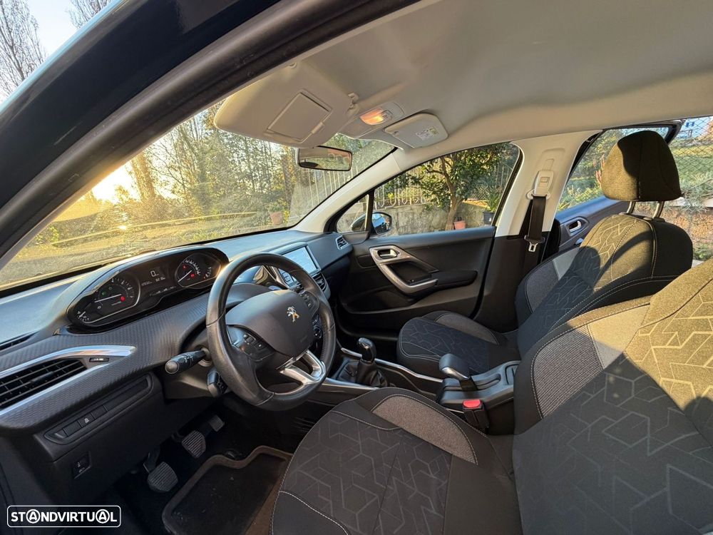 Peugeot 2008 1.2 PureTech Active - 19