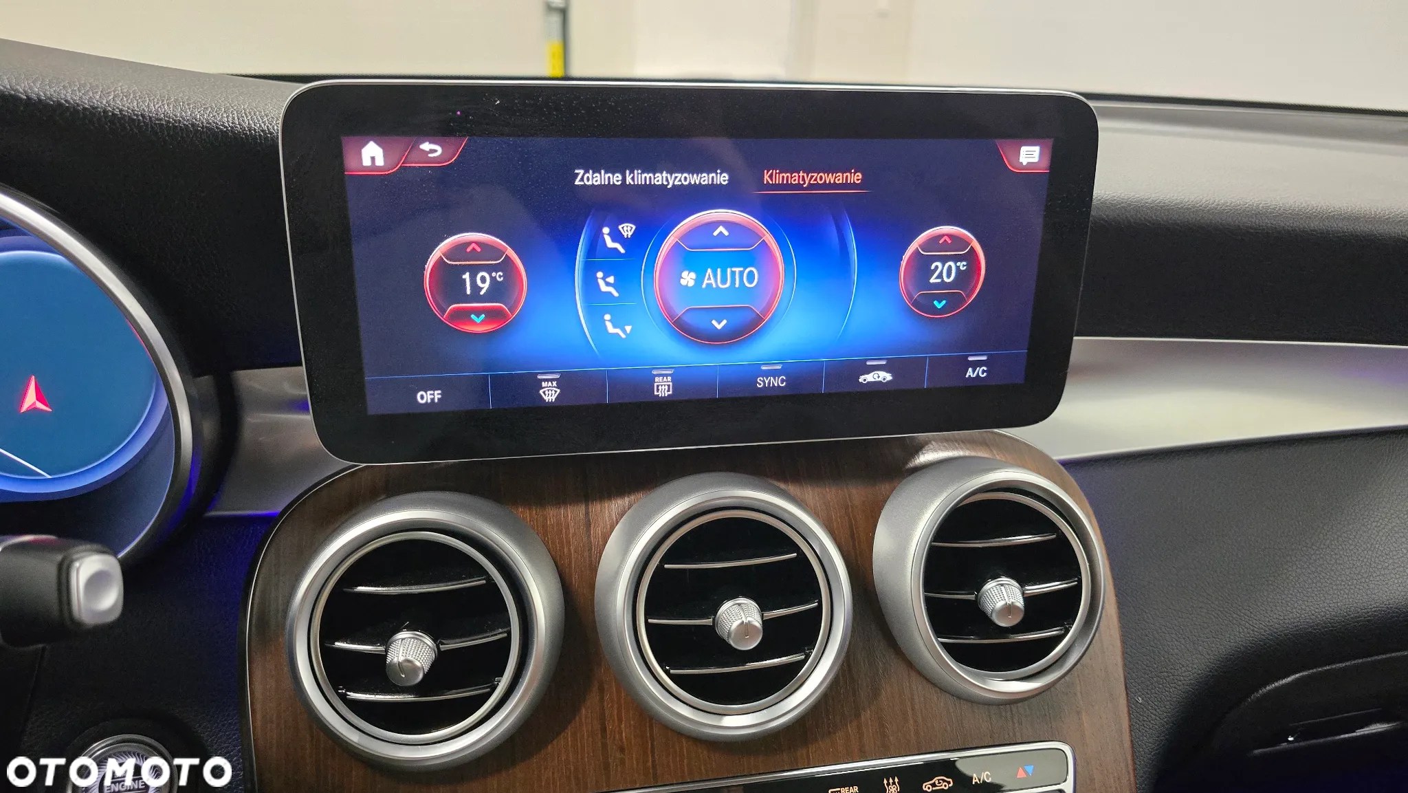 Mercedes-Benz GLC 300 e 4Matic 9G-TRONIC Edition AMG Line - 32