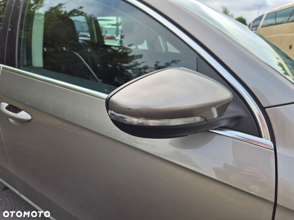 Volkswagen Passat 1.8 TSI Highline DSG - 32