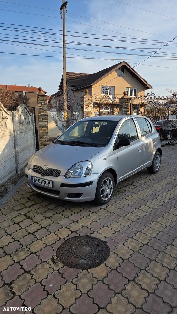 Toyota Yaris 1.0 Base AC - 1