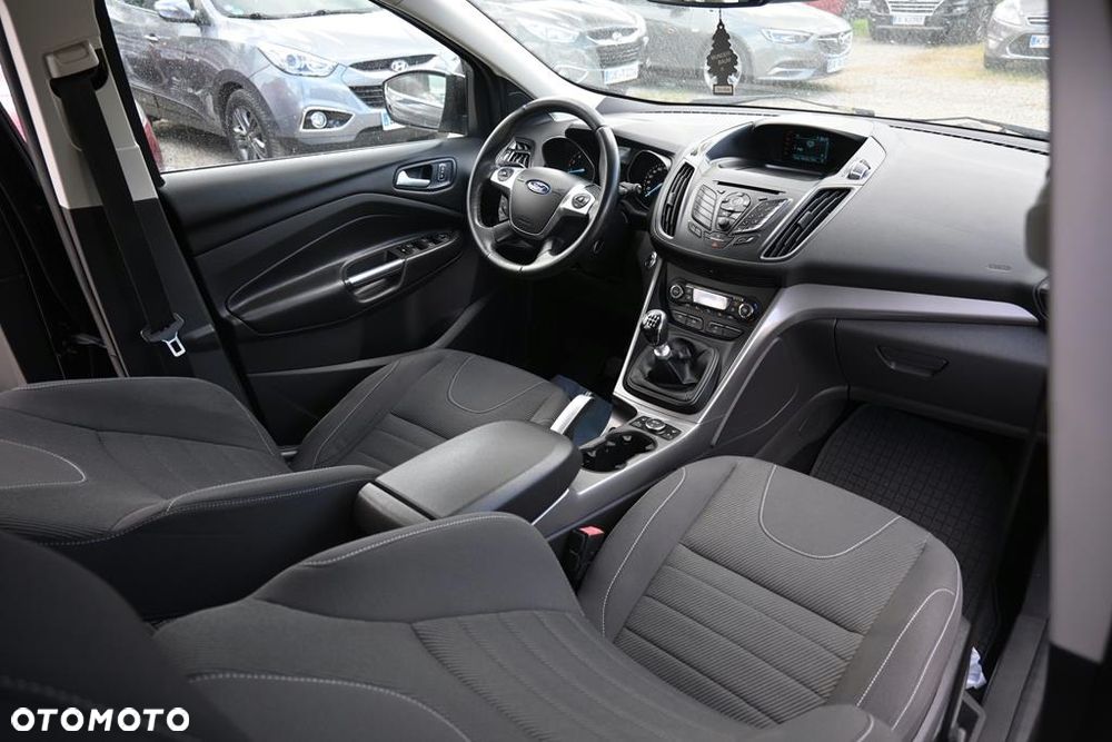 Ford Kuga 1.5 EcoBoost 2x4 Titanium - 40