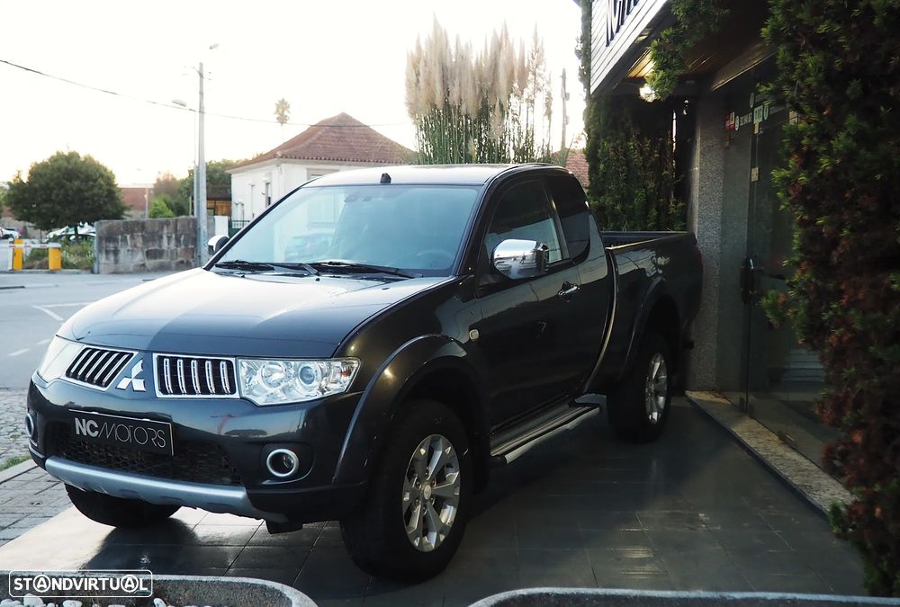 Mitsubishi L200 2.5 DI-D Club Invite 3L CC 4WD - 4
