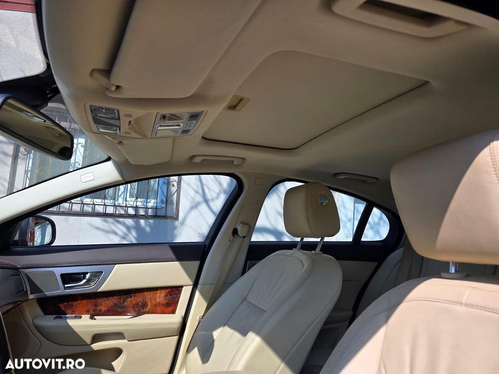 Jaguar XF 3.0 V6 Premium Luxury - 7