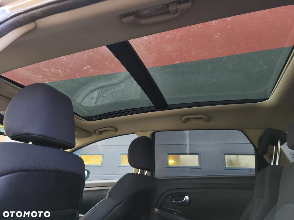 Kia Carens 1.7 CRDi XL 7os - 9