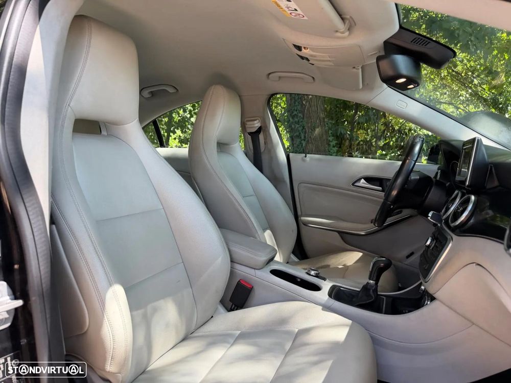 Mercedes-Benz CLA 200 CDI AMG Line — fotografia 37