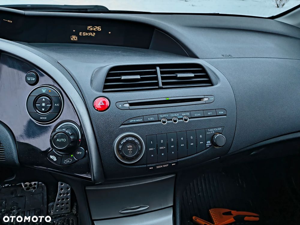 Honda Civic 1.8 Sport - 11