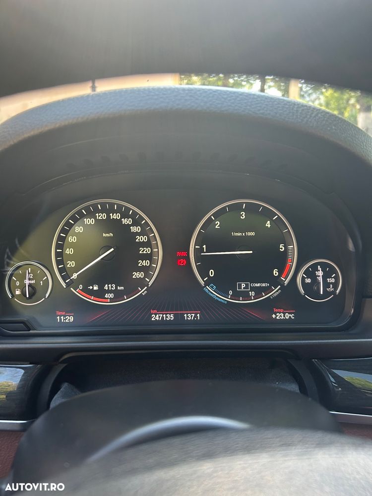 BMW Seria 5 525d xDrive - 7