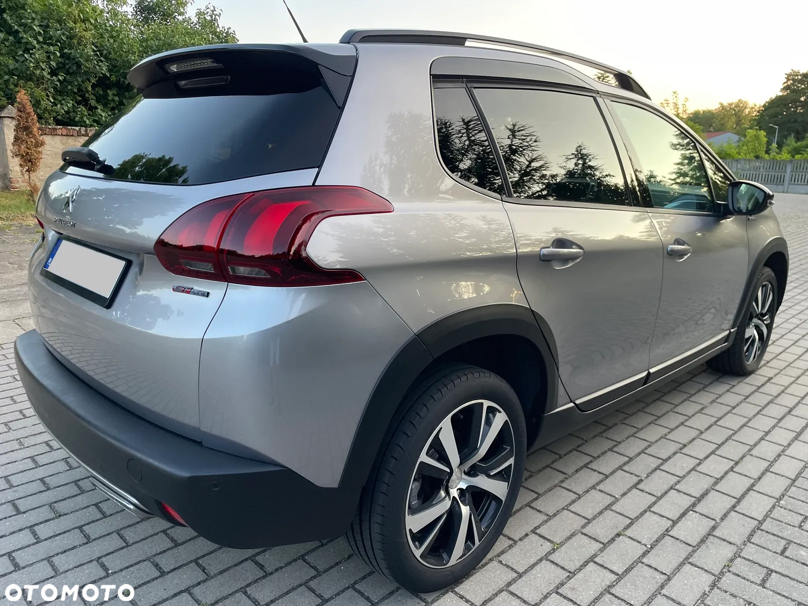 Peugeot 2008 - 10