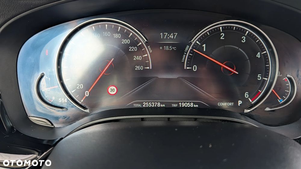 BMW Seria 5 540d xDrive Sport Line sport - 17