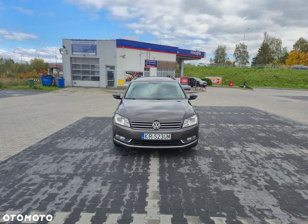 Volkswagen Passat - 11