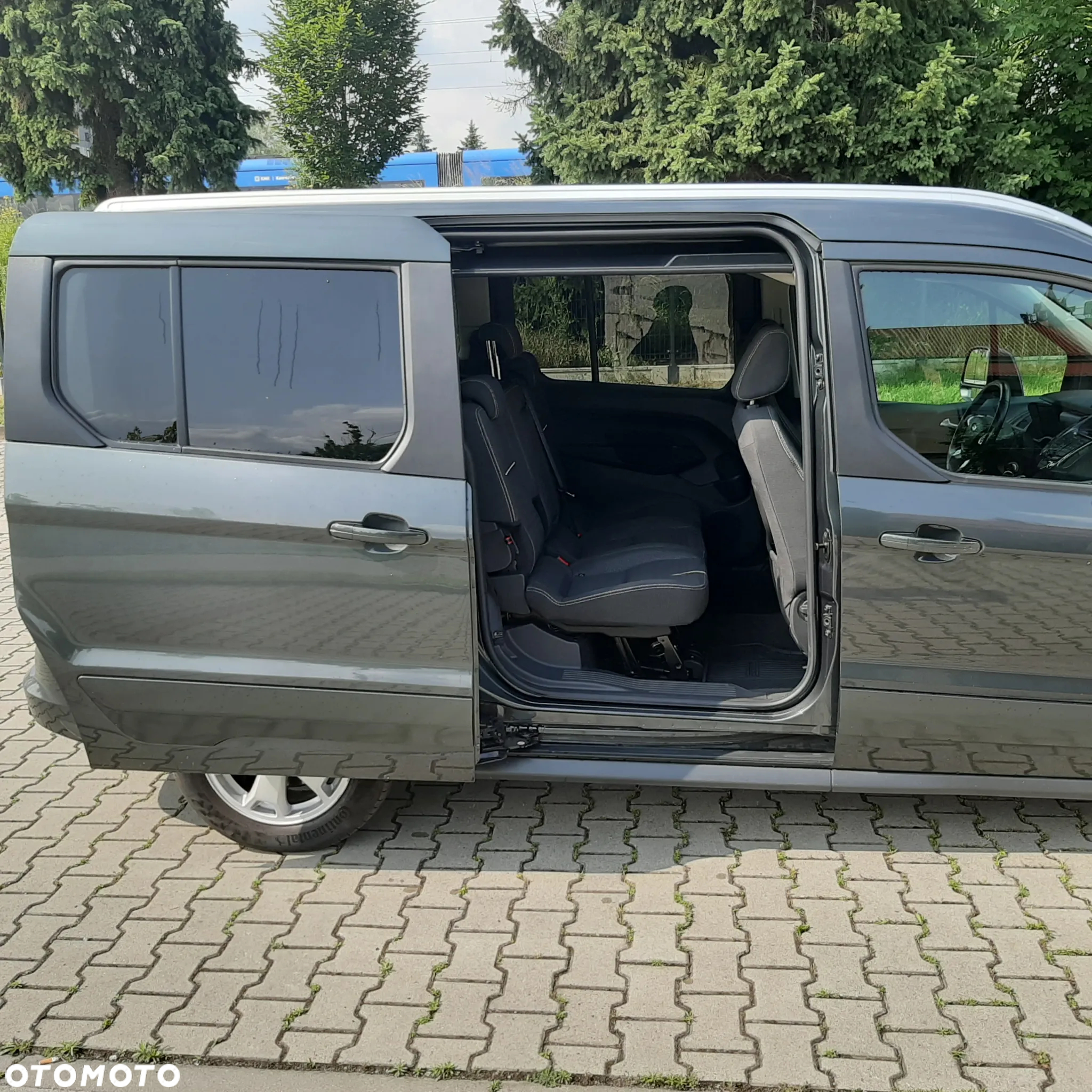Ford Tourneo Connect Grand - 12