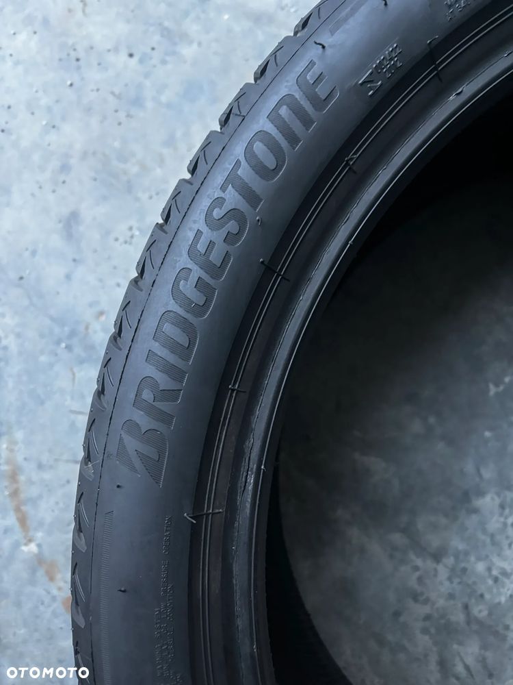 Opony letnie Bridgestone Alenza 001 - 275/35R21 - 4