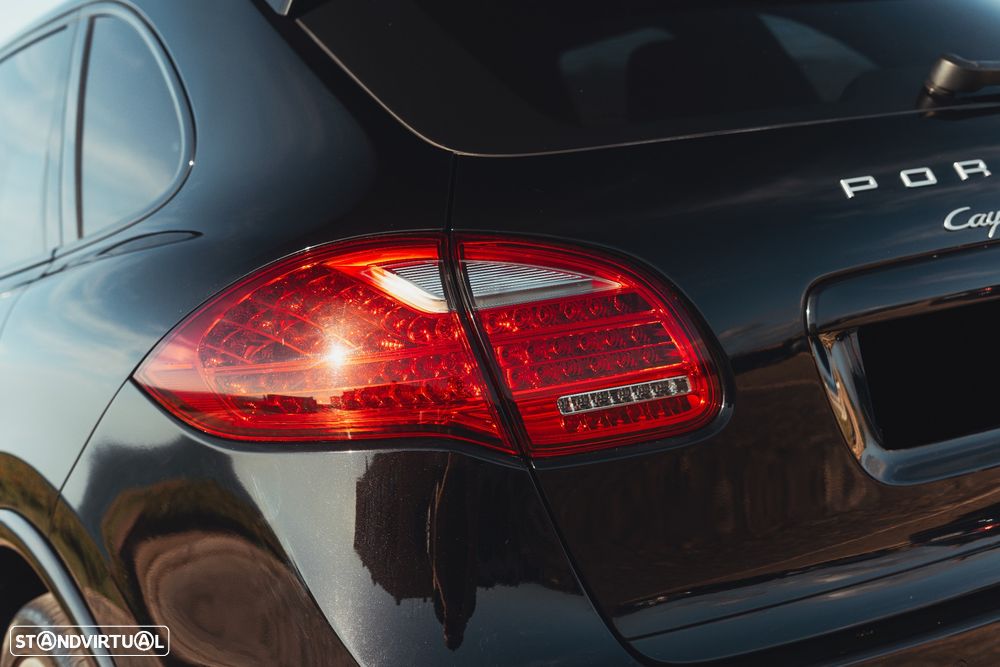 Porsche Cayenne Turbo - 16