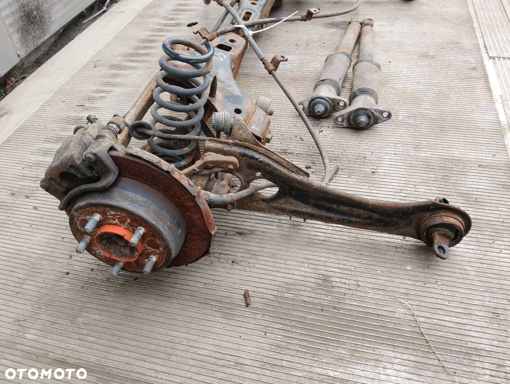 KOMPLETNE ZAWIESZENIE BELKA SANKI TYŁ HYUNDAI I30 I KOMBI - 6