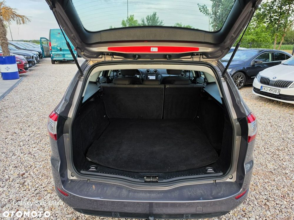 Ford Mondeo - 33