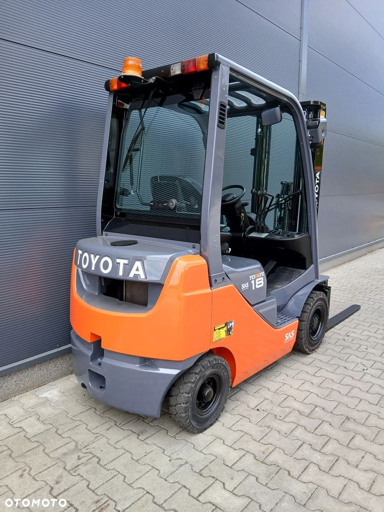 Toyota 02-8FDF18 - 6