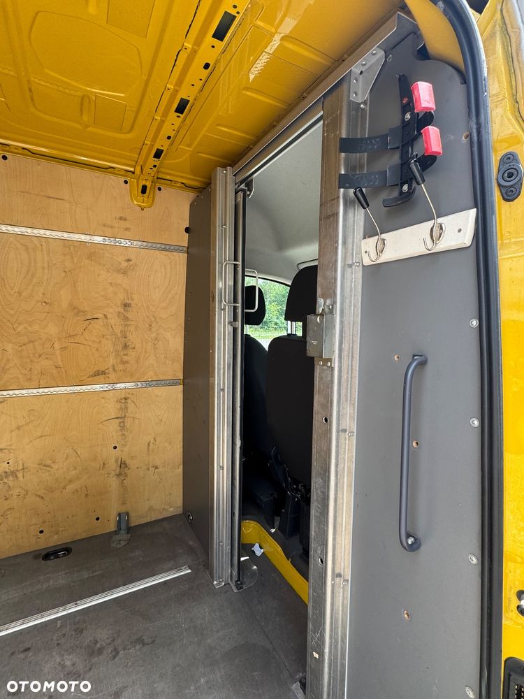 Volkswagen Crafter - 13