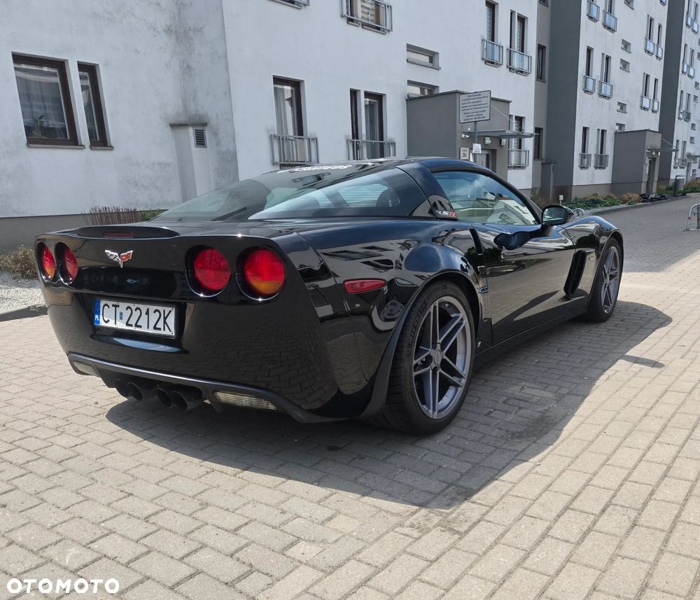 Chevrolet Corvette - 3