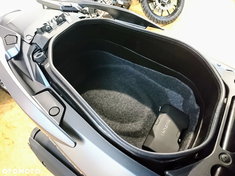 Suzuki Burgman - 4