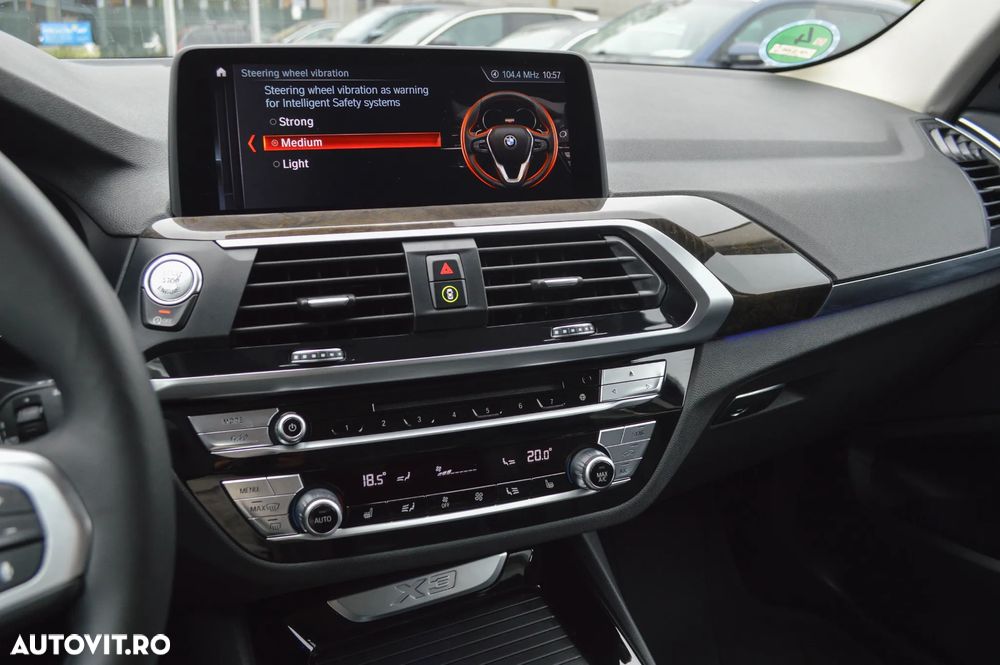 BMW X3 xDrive30i Aut. Luxury Line - 32
