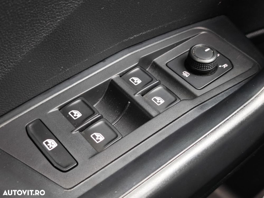 Volkswagen T-Roc 1.0 TSI Advanced - 24