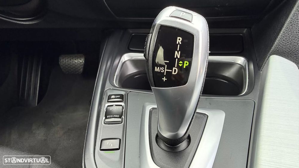 BMW 320 d Sport-Aut. Efficient Dynamics Edition Sport Line - 33
