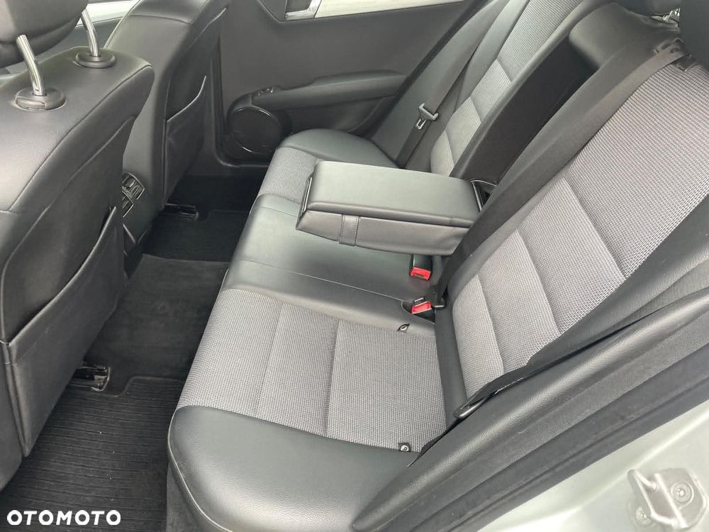 Mercedes-Benz Klasa C 320 CDI 7G-TRONIC Avantgarde - 18