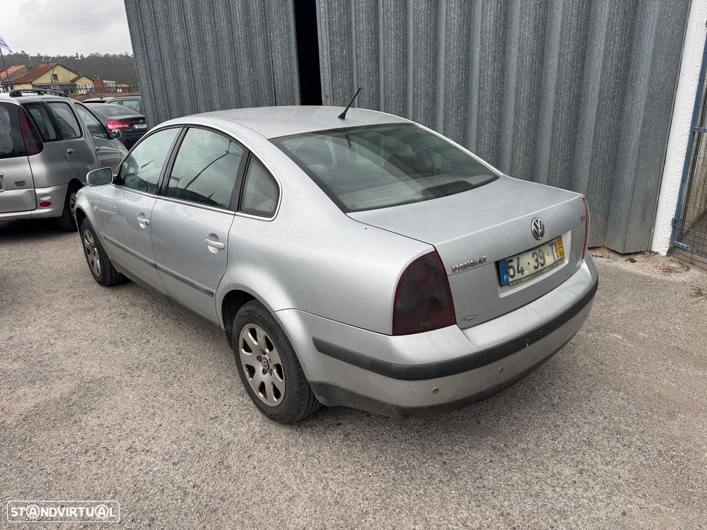 VW Passat 1.9 TDi Confortline - 22