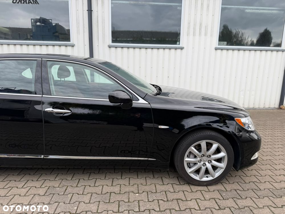 Lexus LS - 4