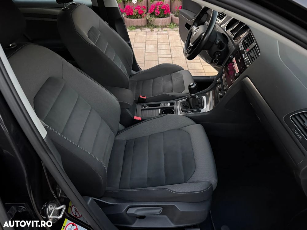 Volkswagen Golf 1.6 TDI DPF Comfortline - 31