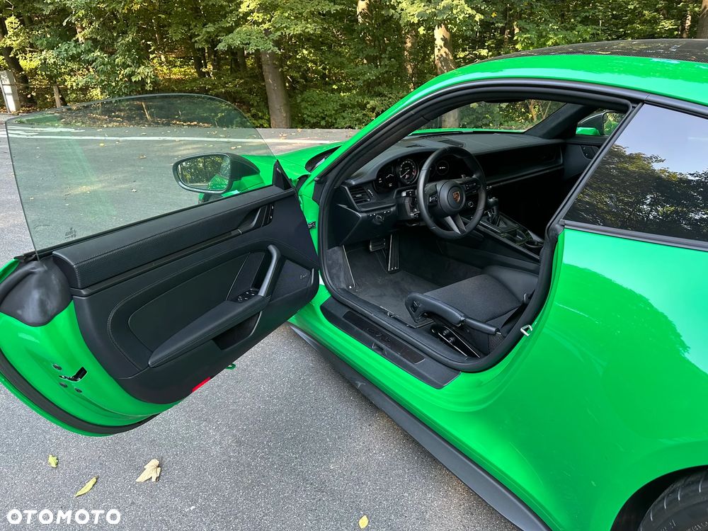 Porsche 911 GT3 Touring PDK - 10