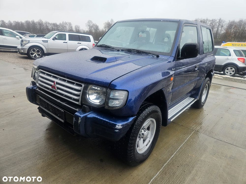 Mitsubishi Pajero - 1