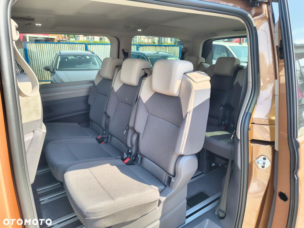 Volkswagen Multivan - 7