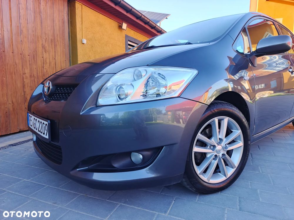Toyota Auris 1.4 VVT-i Terra - 2