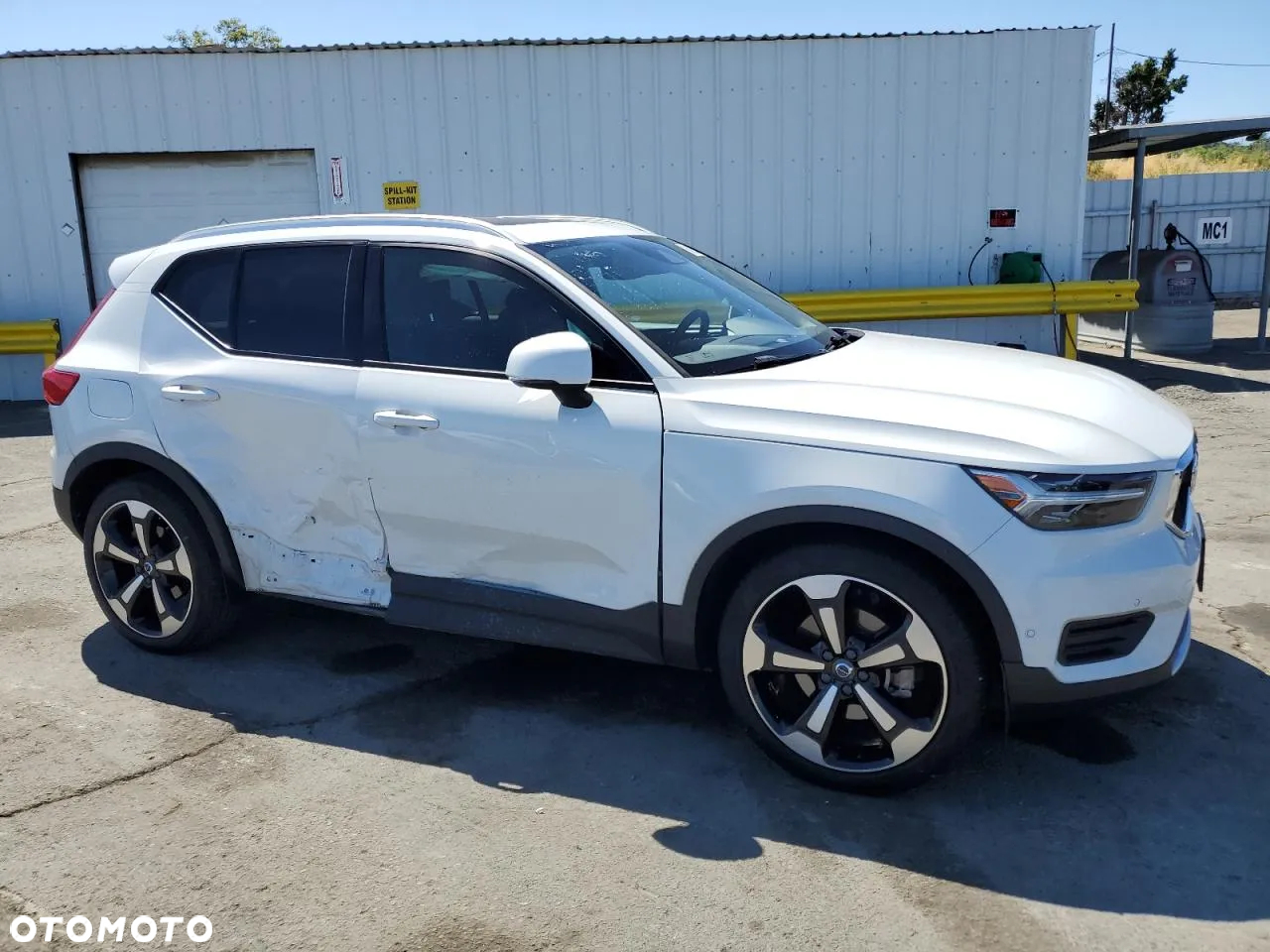 Volvo XC 40 T4 Momentum Pro - 3