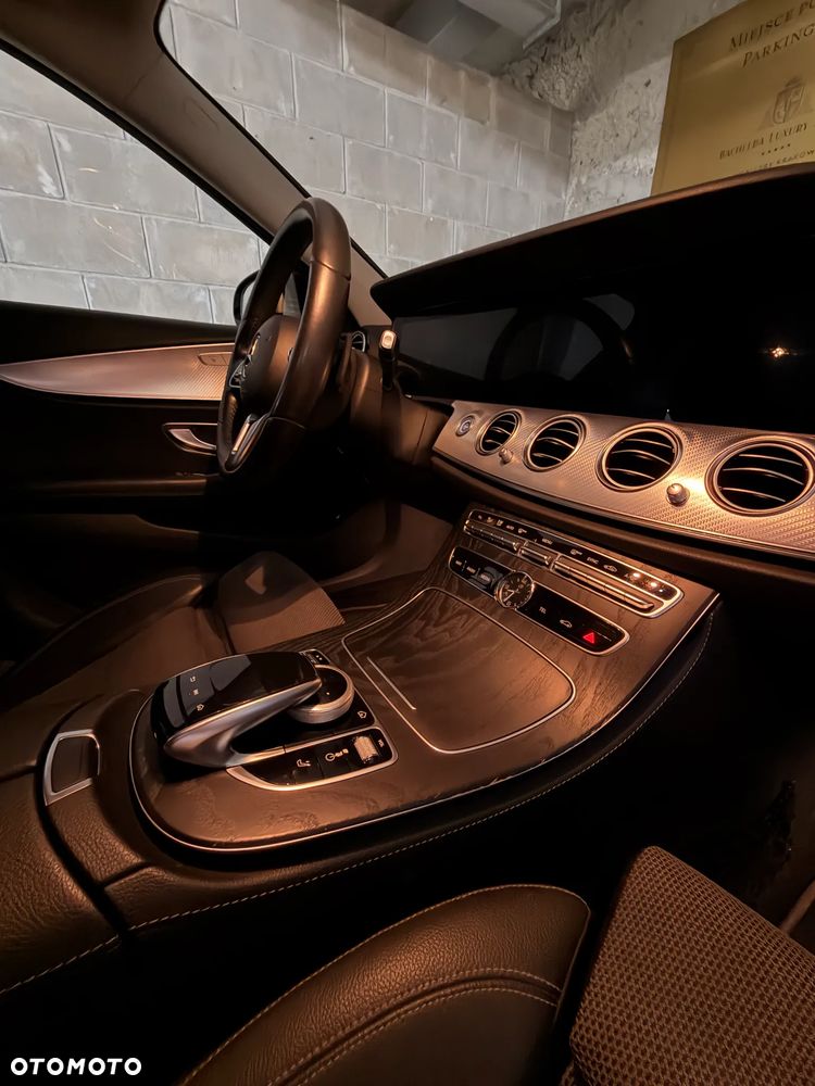 Mercedes-Benz Klasa E 220 d 4-Matic AMG - 15