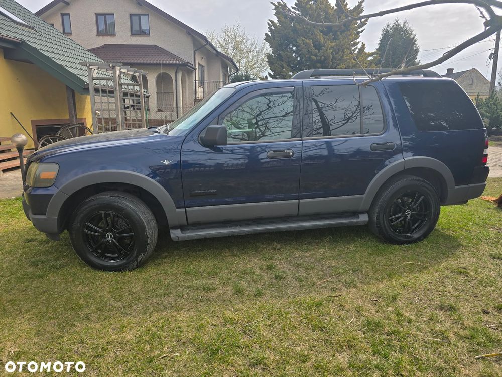 Ford Explorer - 2