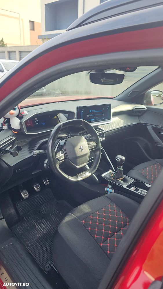 Peugeot 2008 1.2 L PureTech STT GT Line - 14