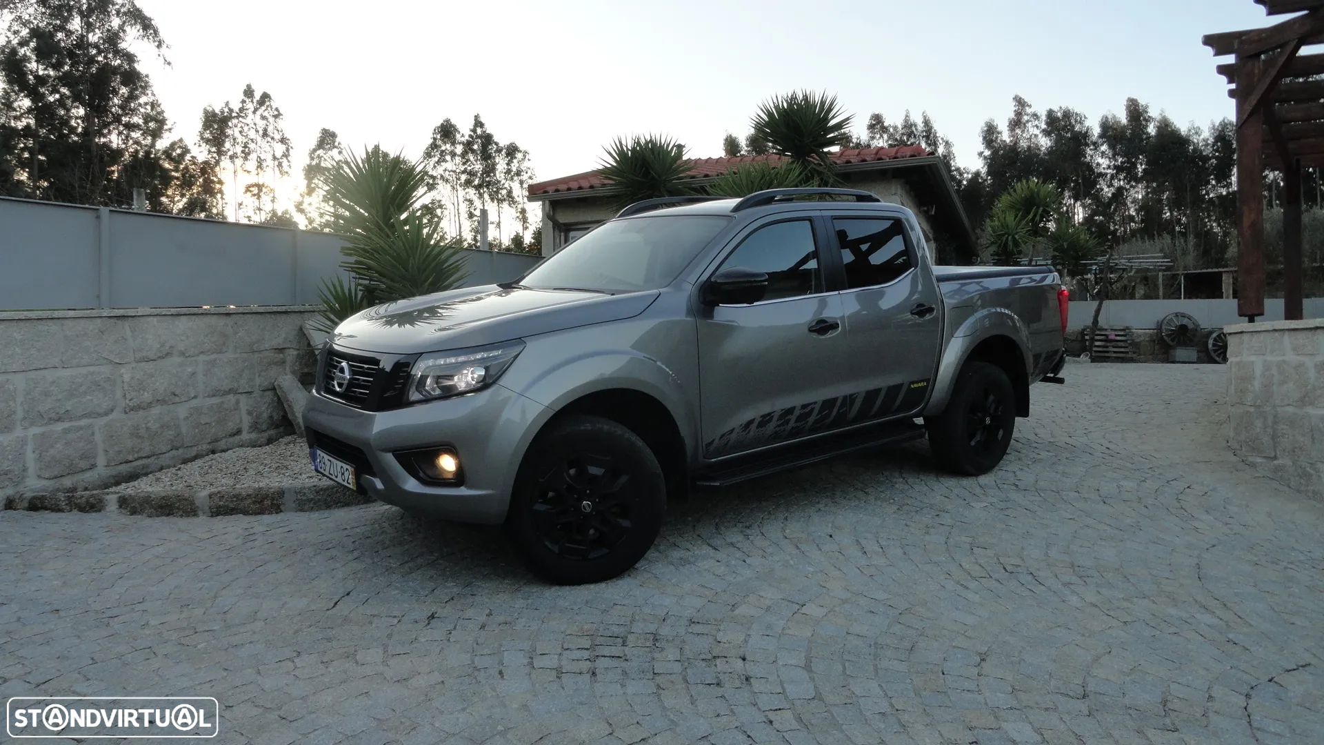 Nissan Navara 2.3 dCi CD 4WD N-Guard - 2